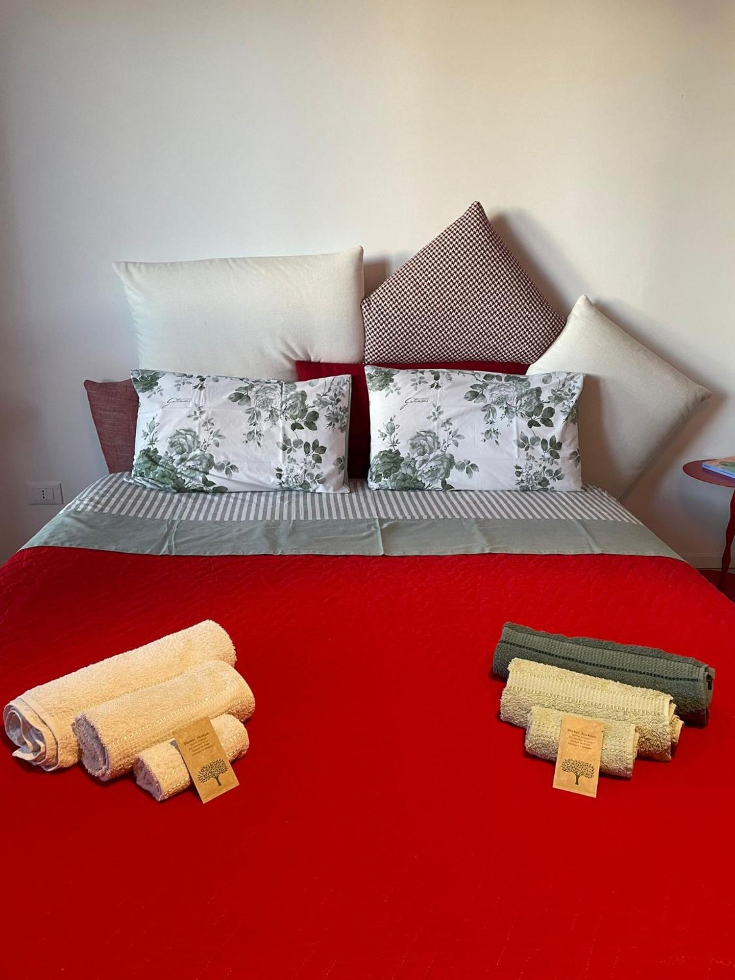 Il Dettaglio Rosso Apartment Livorno Luaran gambar